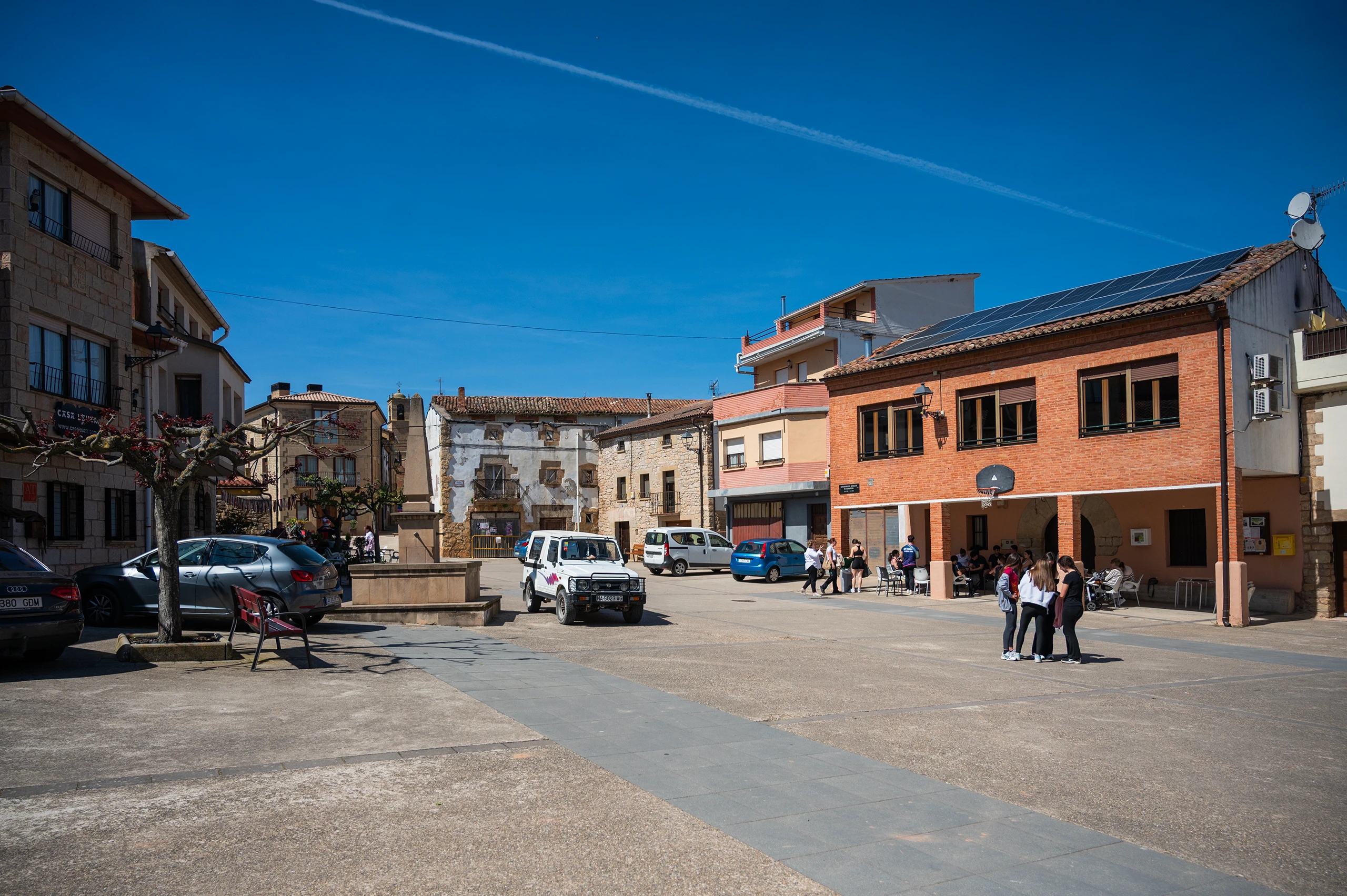 Paisaje de monta&ntilde;as y r&iacute;os