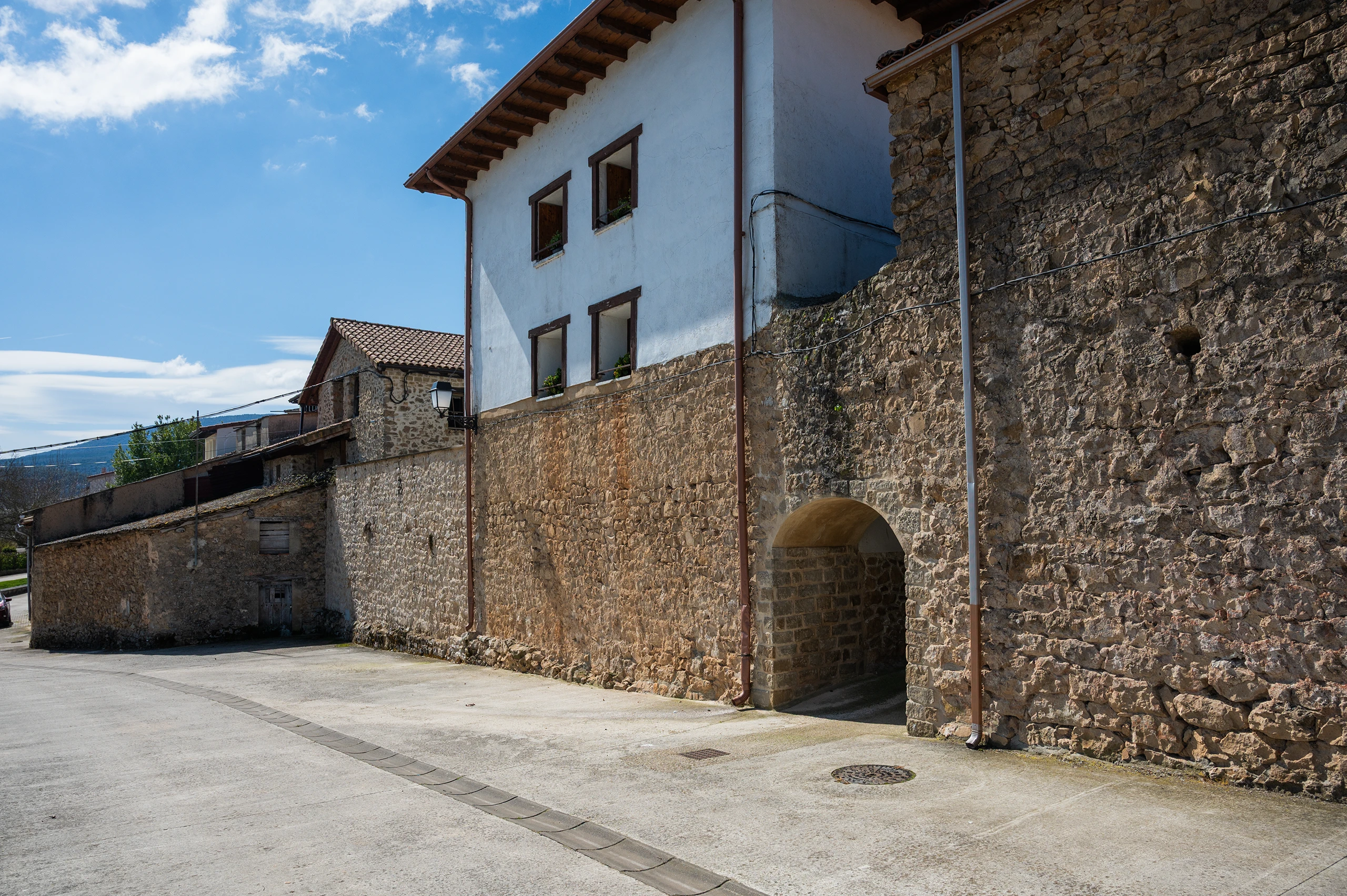 Un ejemplo excepcional de villa medieval amurallada